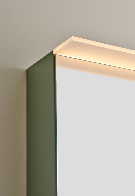 Spiegelschrank Viso von Schweizerbad mit LED Lichtsegel für eine hochwertige Beleuchtung  