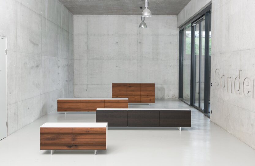 Produkteübersicht der Möbelkollektion 2279 Brisi von Sellamatt mit Sideboard, Highboard und Lowboard